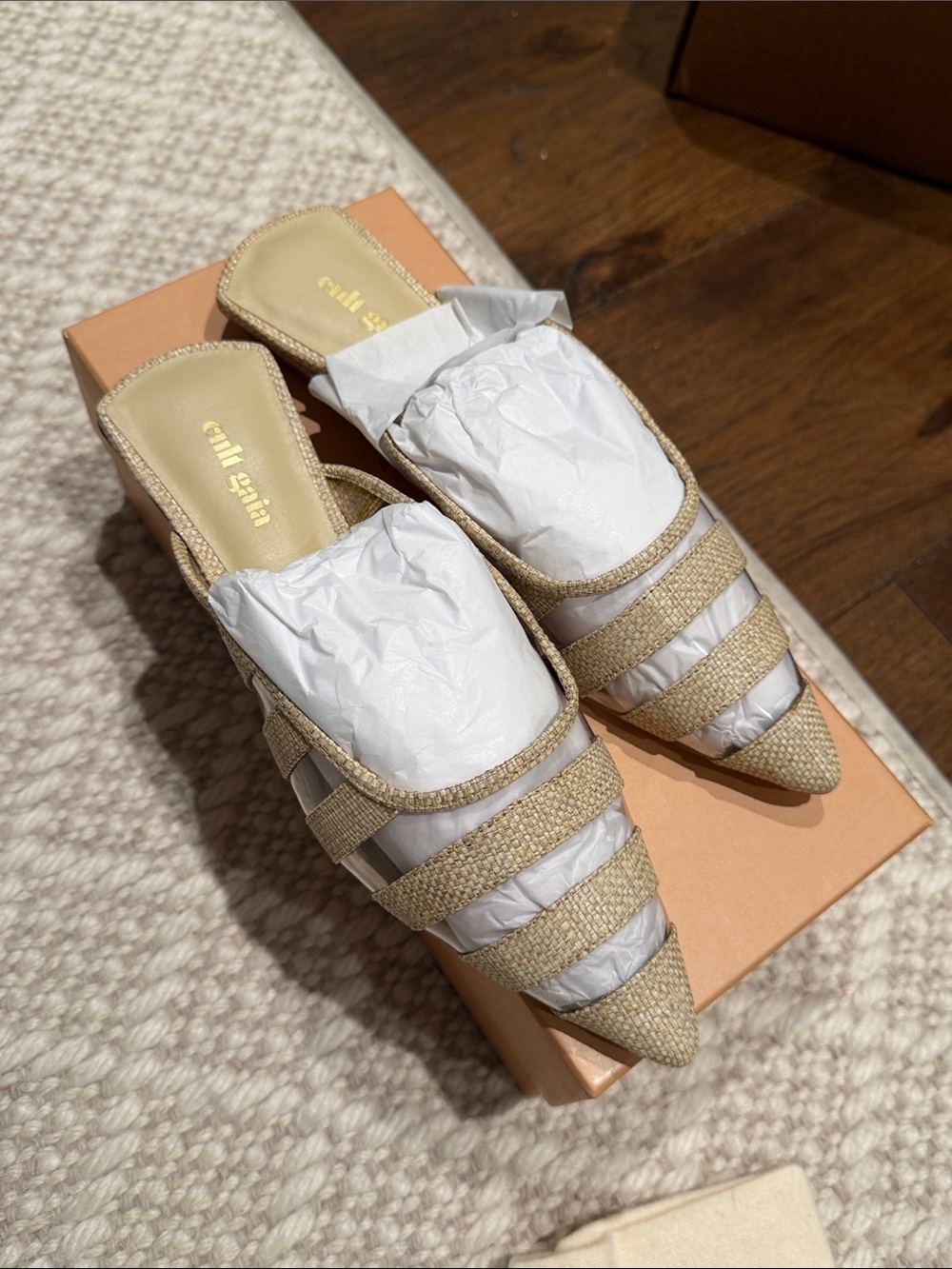 NWT - Cult Gaia - Women’s Natural Femi Pointed Toe Mules Flats - Size: US 8